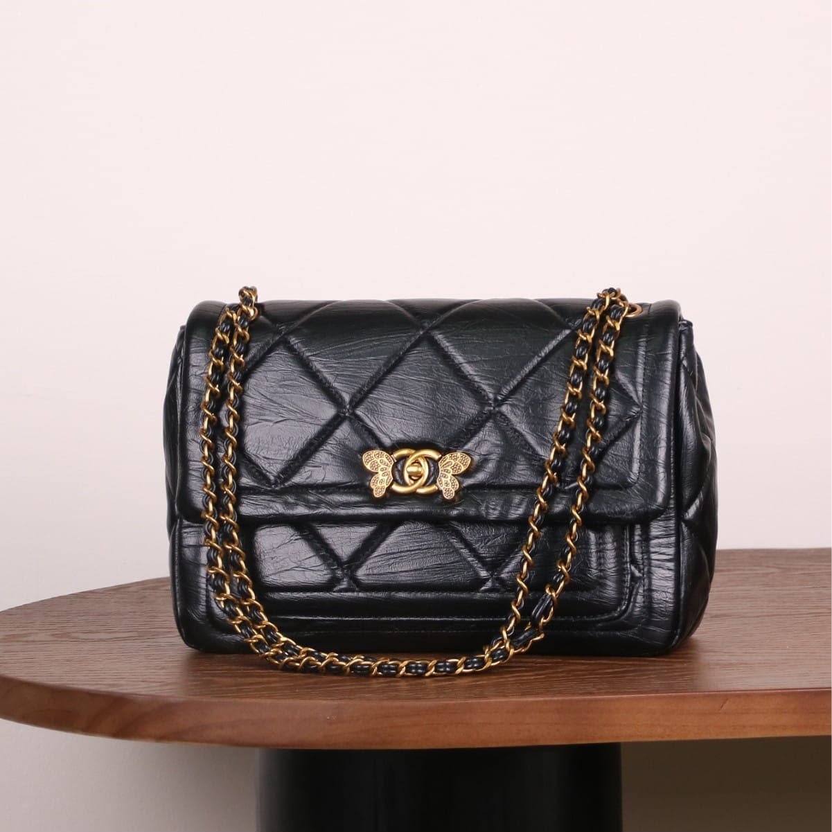 Stylish Ladies Crossbody sling bag with Butterfly Clasp | Elegant Party, Casual & Evening Purse