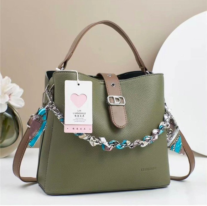HIGH QUALITY IMPORTED HANDBAG AND SLING BAG WITH PREMIUM QUALITY GUARANTED WID LONG ADJUSTABLE BELT*