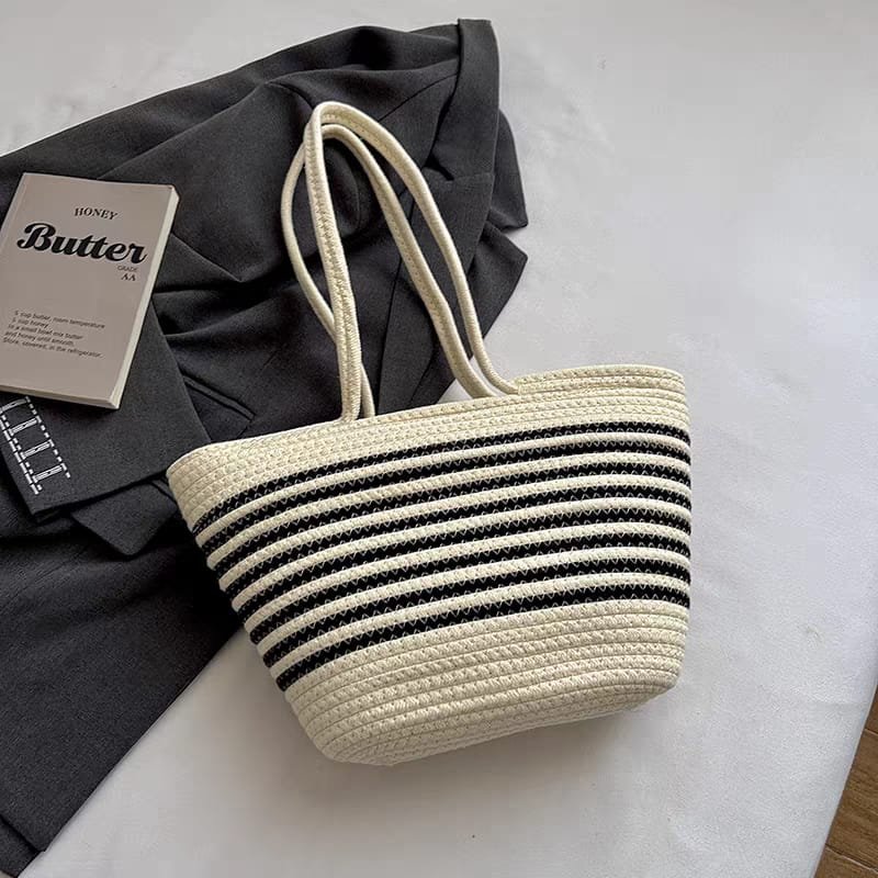 Women’s Woven Straw Tote Bag