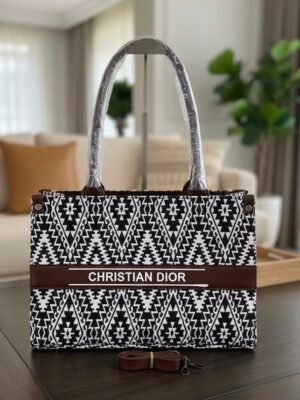Elegant Printed Tote Handbag for Women – Designer-Inspired Pattern with Dual Handles & Detachable Strap
