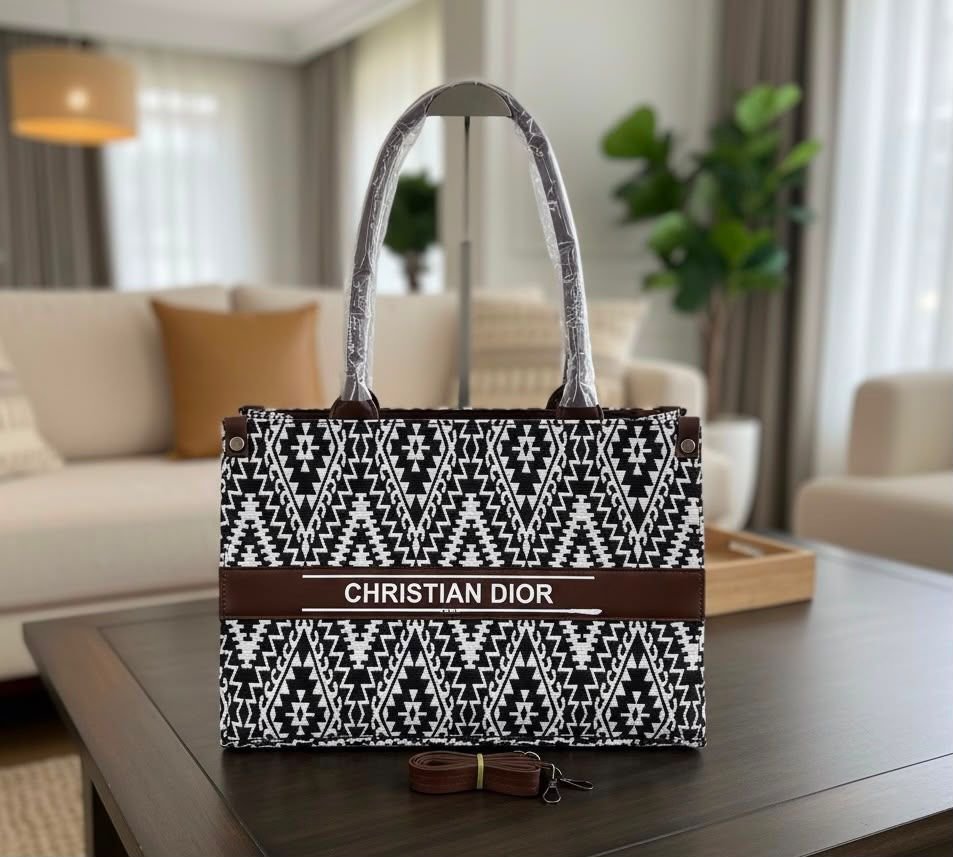 Elegant Printed Tote Handbag for Women – Designer-Inspired Pattern with Dual Handles & Detachable Strap